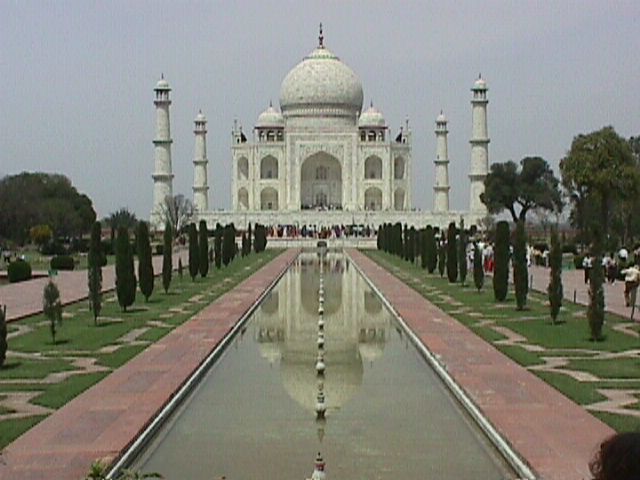 http://www.taleblazing.com/1998/taj_mahal/taj_mahal_reflection.jpg